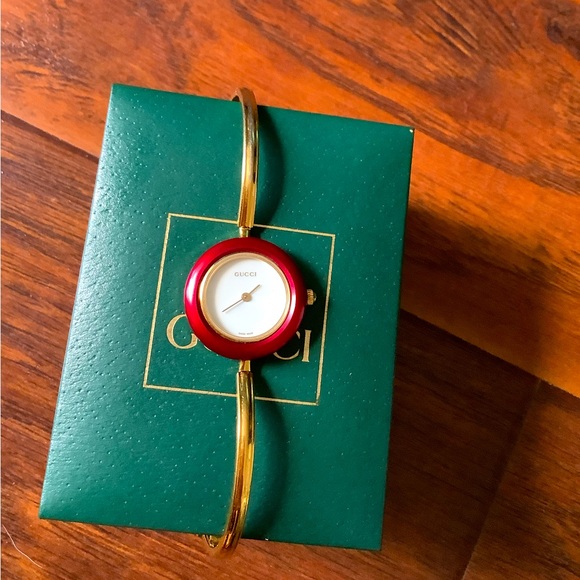 Authentic GUCCI bangle watch with bezels 💙🖤🤍💚🧡 - Picture 14 of 15